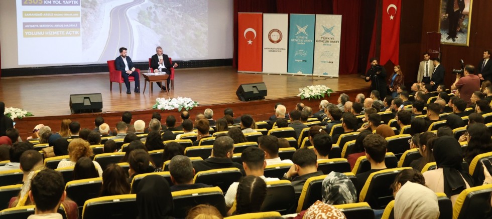 BAŞKAN ÖNTÜRK TÜGVA İHTİSAS AKADEMİ’DE GENÇLERLE BULUŞTU