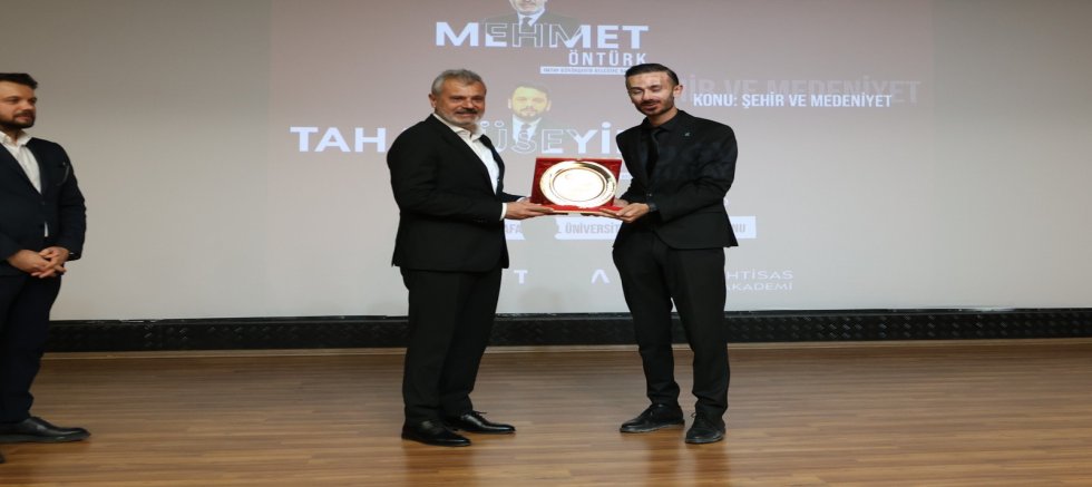 BAŞKAN ÖNTÜRK TÜGVA İHTİSAS AKADEMİ’DE GENÇLERLE BULUŞTU