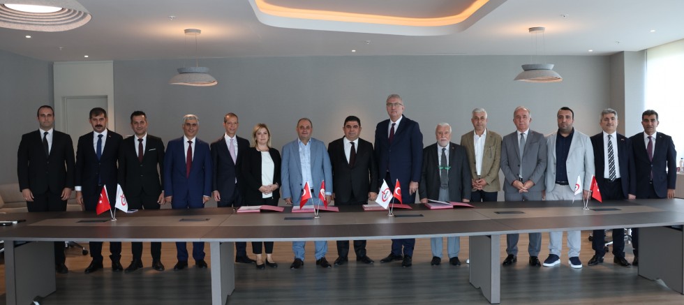 Özçelik-İş Sendikası Genel Başkanı Yunus Değirmenci açıkladı: “İSDEMİR’DE TOPLU İŞ SÖZLEŞMESİ BÜYÜK KAZANIMLARLA MASA BAŞINDA İMZALANDI”